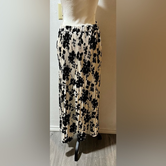 Maxi skirt - Picture 3 of 10